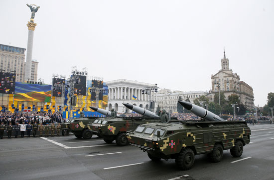 عروض عسكرية اثناء احتفال اوكرانيا بعيد الاستقلال